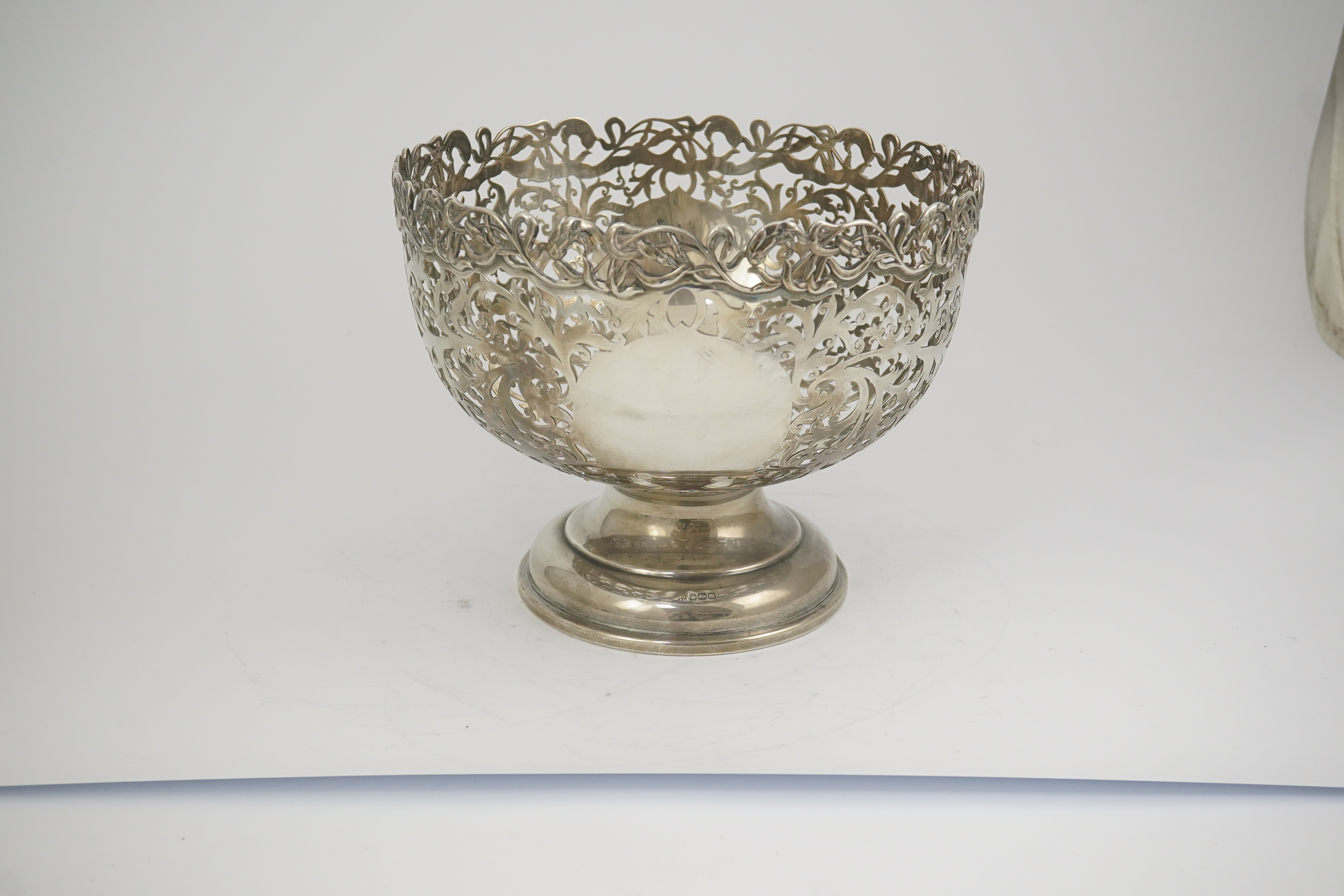 A large Edwardian pierced silver circular bowl, by James Deakin & Sons Ltd